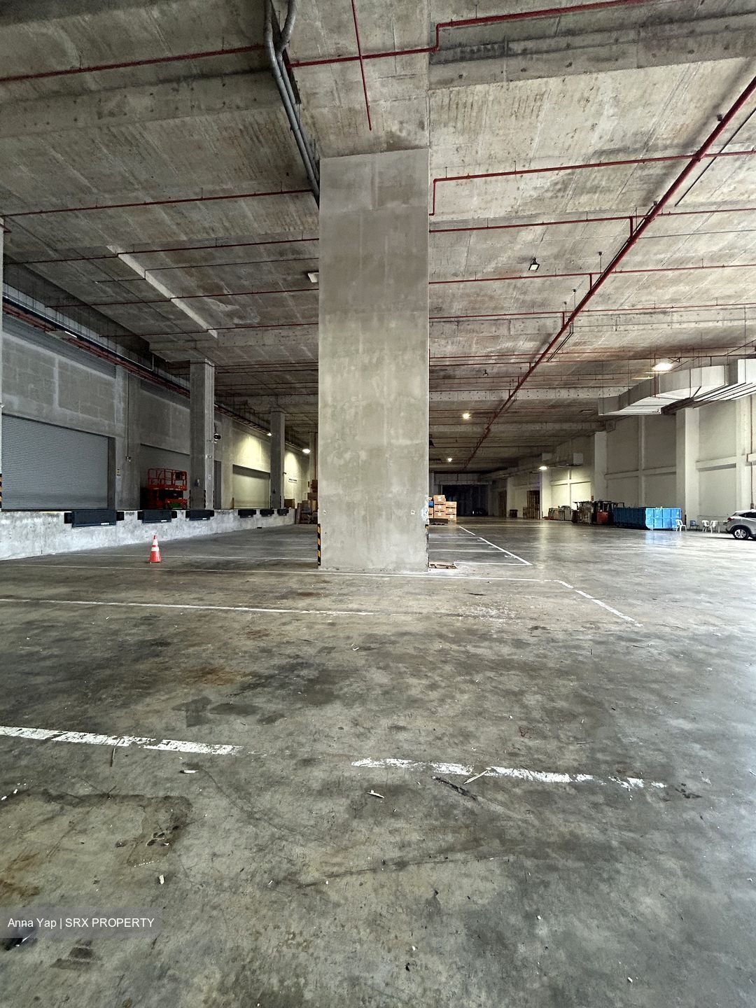 Toh Guan Road East (D22), Warehouse #563784701